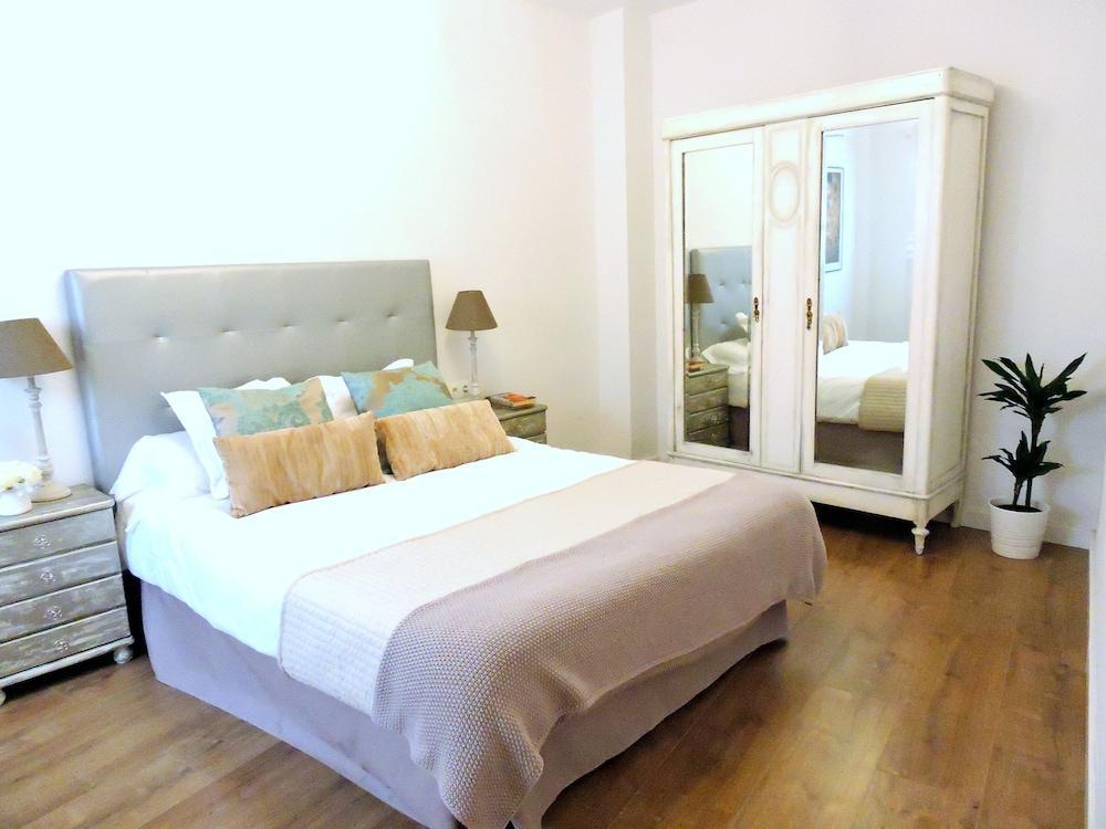 Charming 3 Bedrooms Historical Center Apartment Málaga